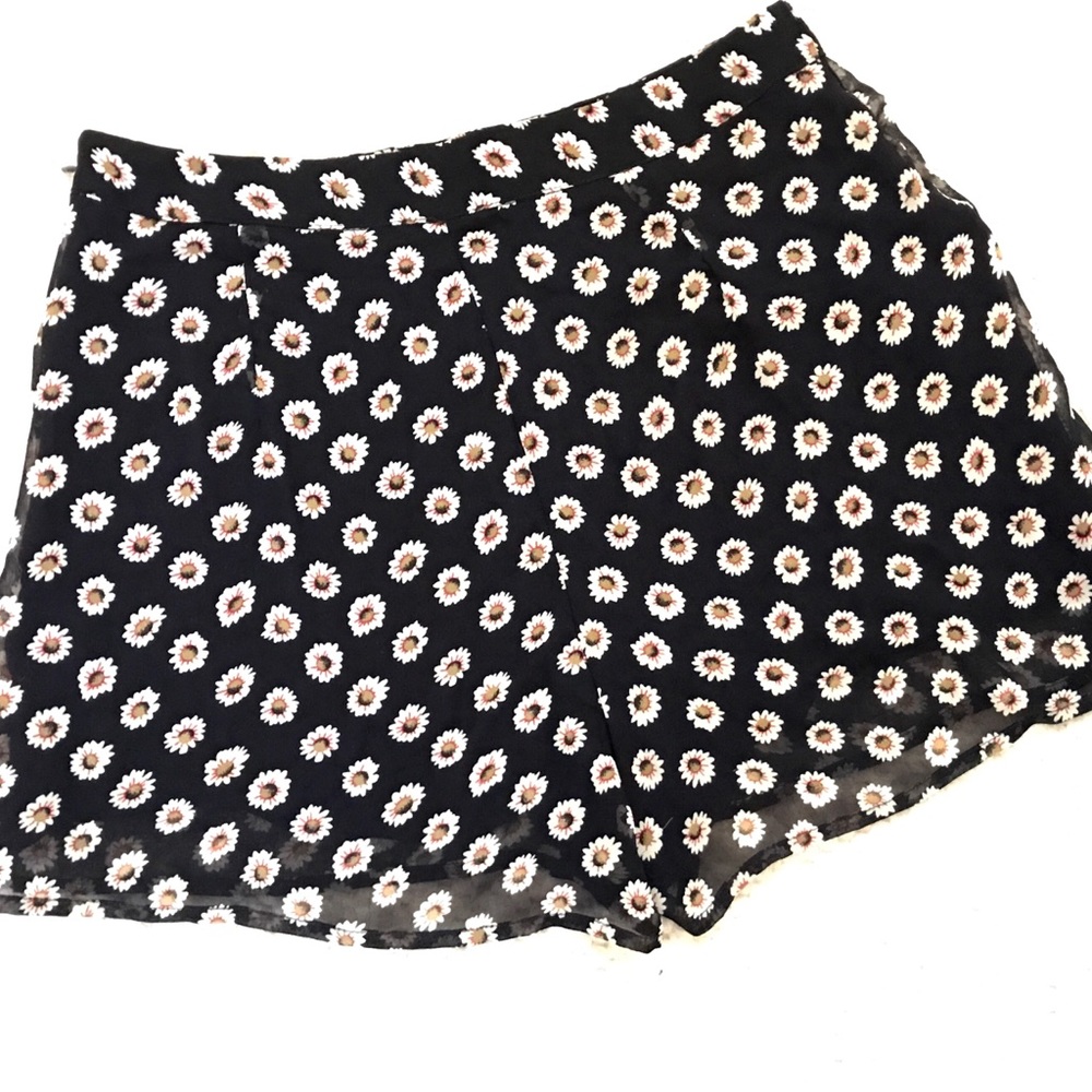 Alythea Daisy Navy Dress Shorts Sz M